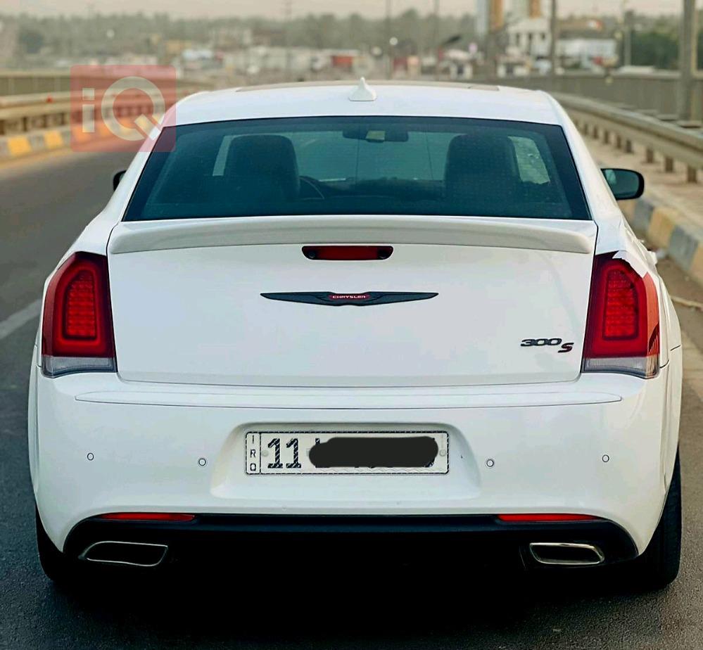 كرايسلر 300